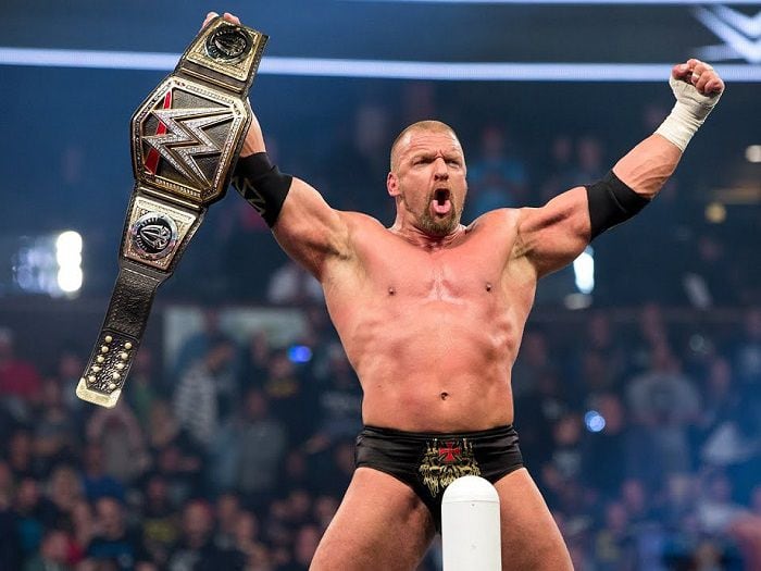 ¿Al borde del retiro? Triple H sufrió grave lesión y será baja durante seis meses