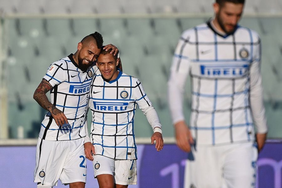 Duelo de chilenos en la Serie A: Inter de Milán enfrenta a la Fiorentina