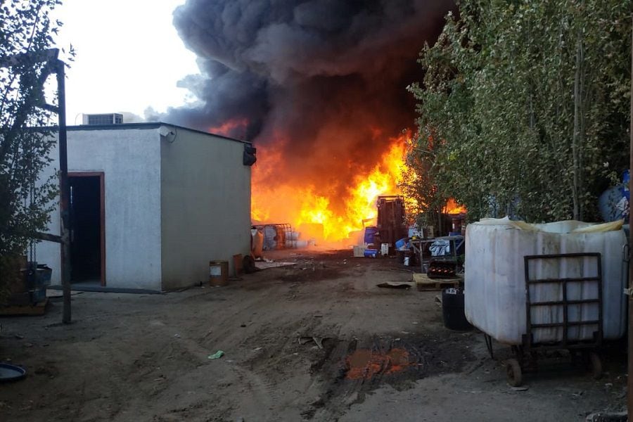 Registran incendio de grandes proporciones en Peñaflor