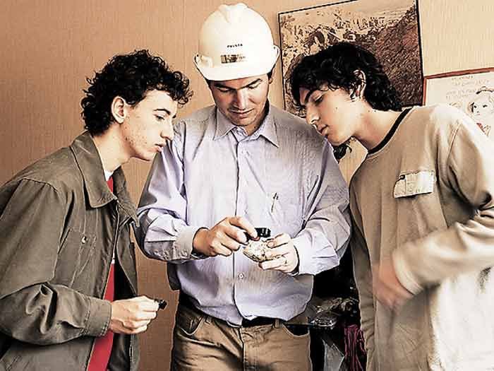 Becas que profesionalizan a la familia de la construcción