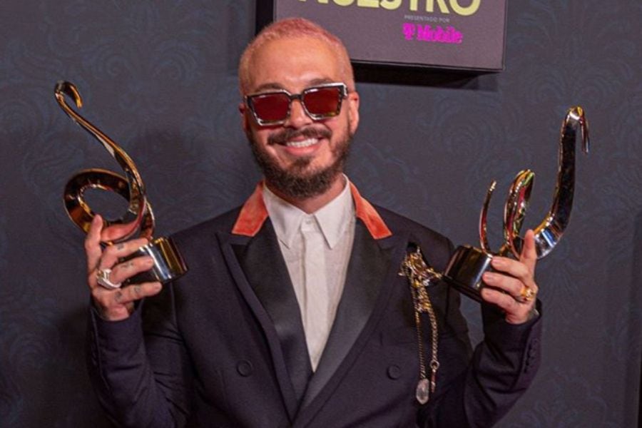 Todos con pantuflas: J Balvin invitó a sus amigos a su casa pero un particular detalle llamó la atención