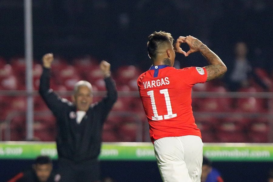 Eduardo Vargas regresó para ser el matador de Chile