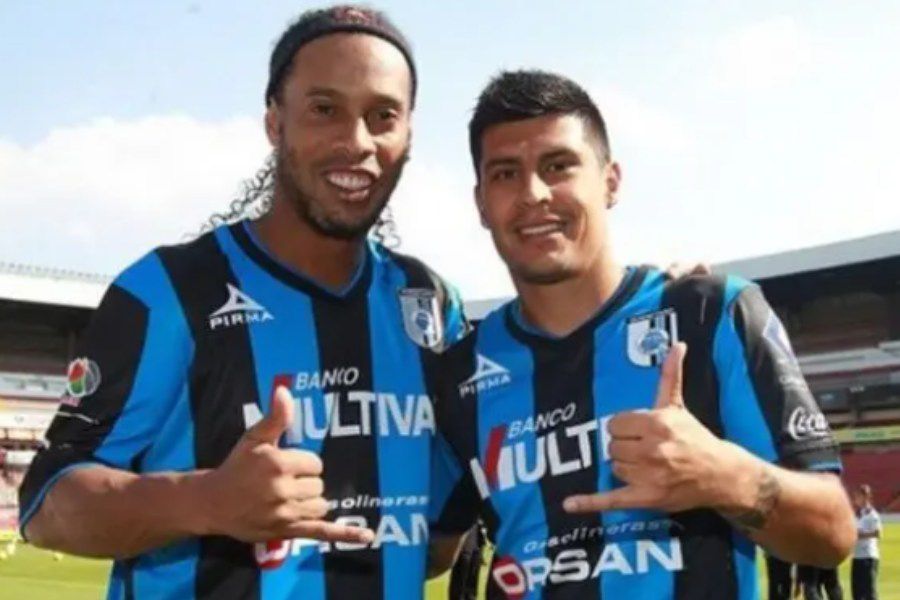 Ronaldinho y Patricio Rubio