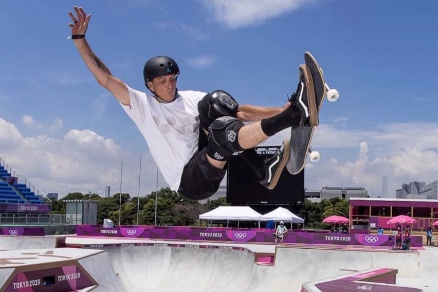 No se aguantó: Tony Hawk probó el bowl olímpico a sus 53 años