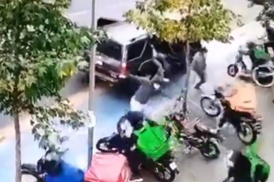 Registran brutal agresión con palos a repartidores de delivery en Santiago