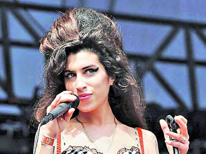 Amy Winehouse regresa en "modo holograma"