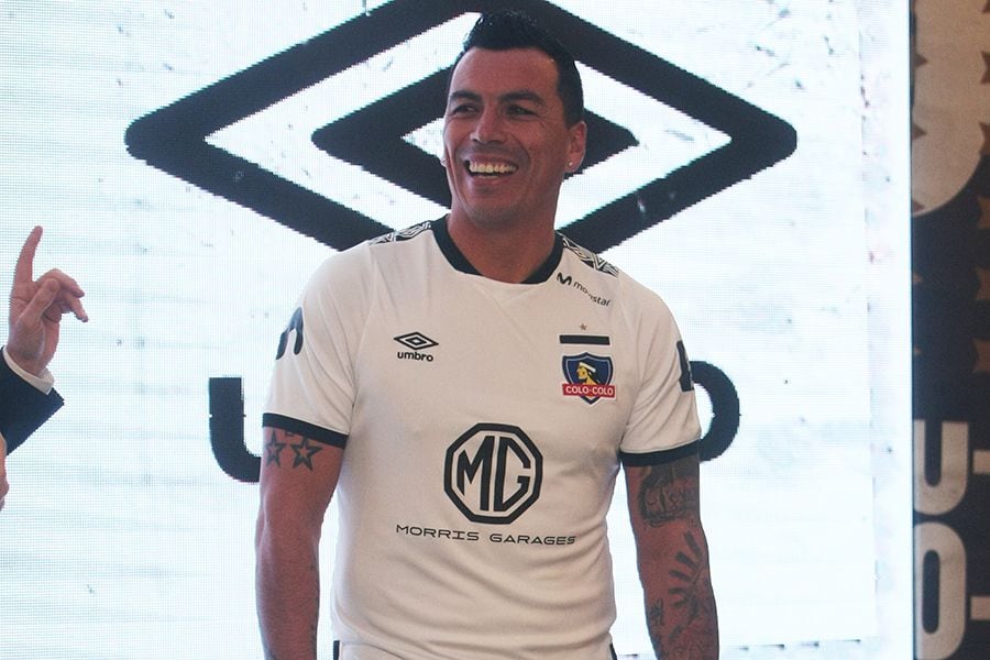 Nueva camiseta de Colo Colo inspiró a Paredes: ¿Seguirá jugando?