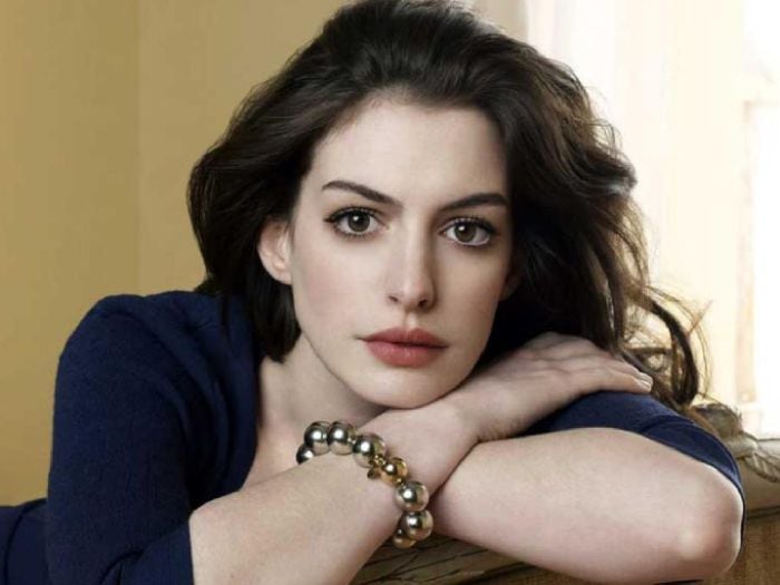 El curioso método de Anne Hathaway para ignorar los comentarios negativos en redes sociales