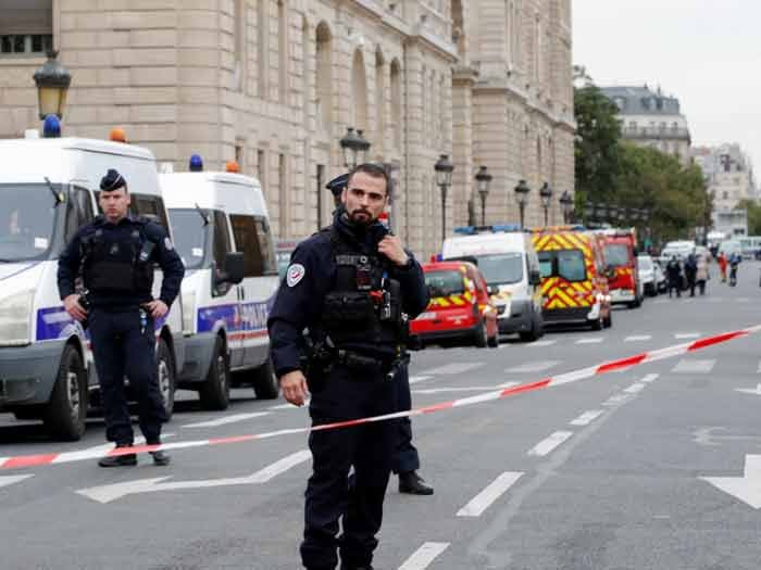 Ataque terrorista en iglesia deja al menos tres muertos y varios heridos en Francia