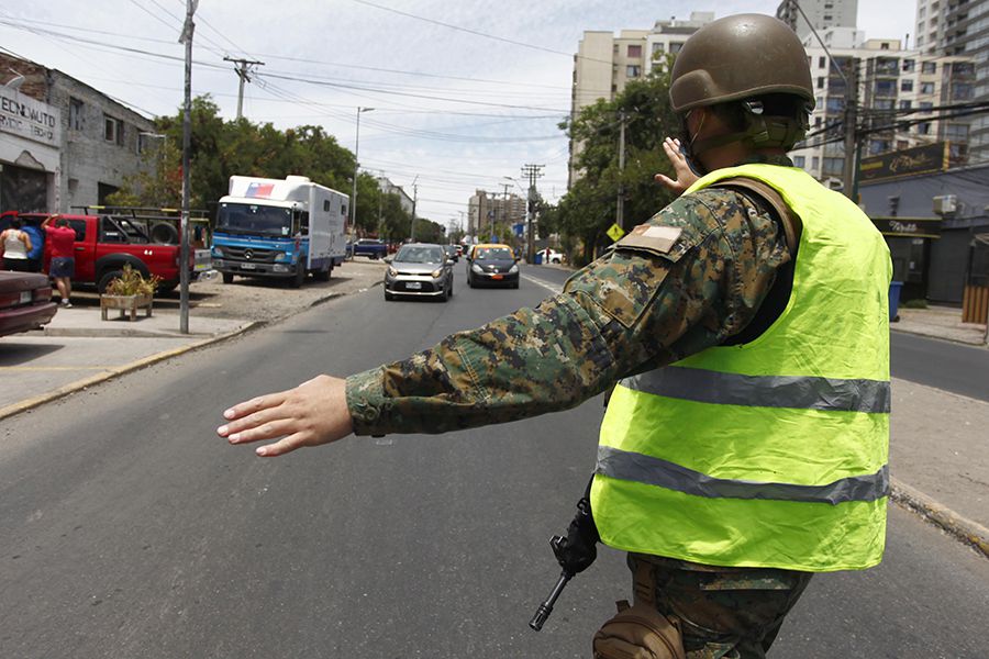 Personal de Ejército realiza operativo de control en La Comuna de Independencia