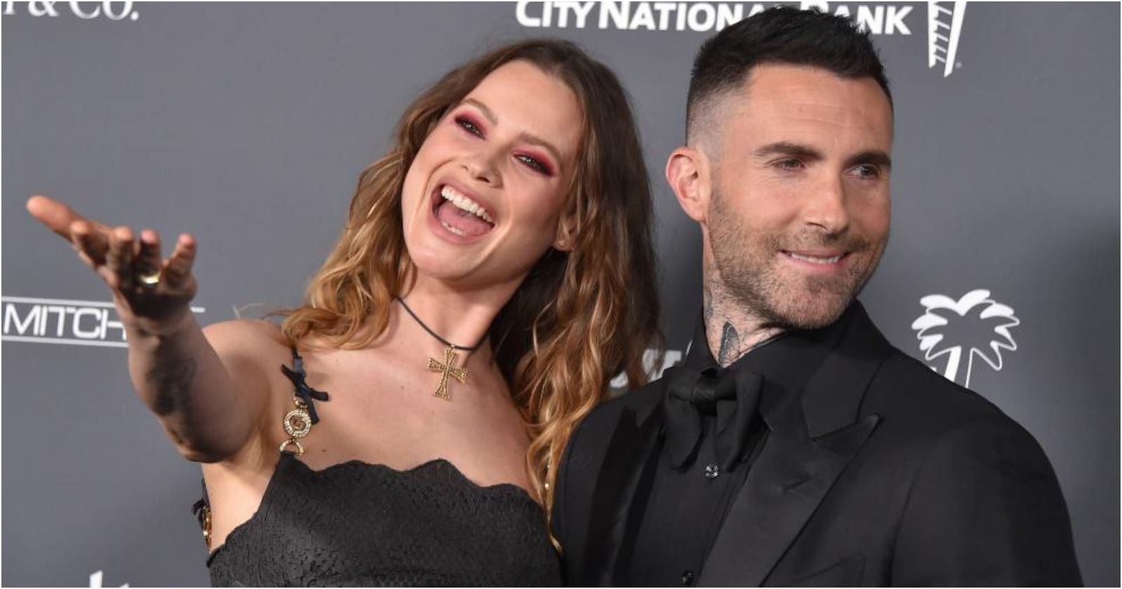 Behati Prinsloo y Adam Levine