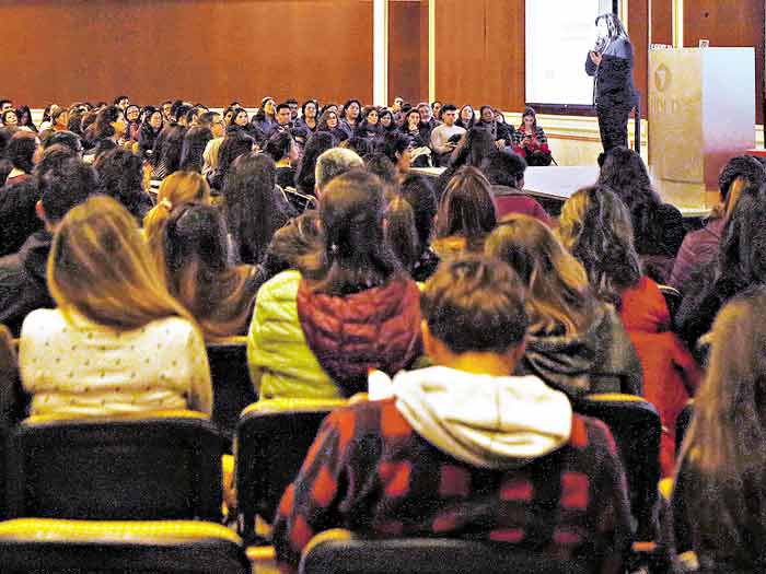 "Capacítate y Gana Emprende" fue un éxito de convocatoria