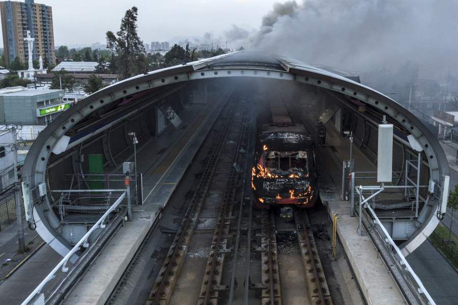 Corte de Apelaciones anula juicio que absolvió a dos imputados por incendio en Metro Pedrero