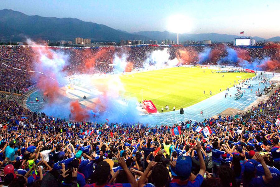 Hinchada de la "U" supera a la de Colo Colo como la más fiel de la década