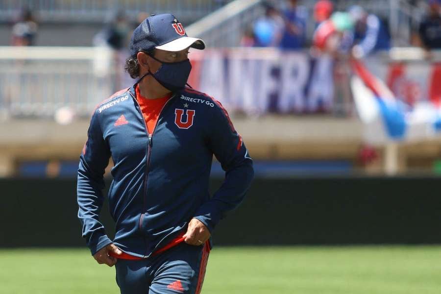 "Eres grande...": El mensaje del hijo de Esteban Valencia que confirmaría su salida de la U de Chile