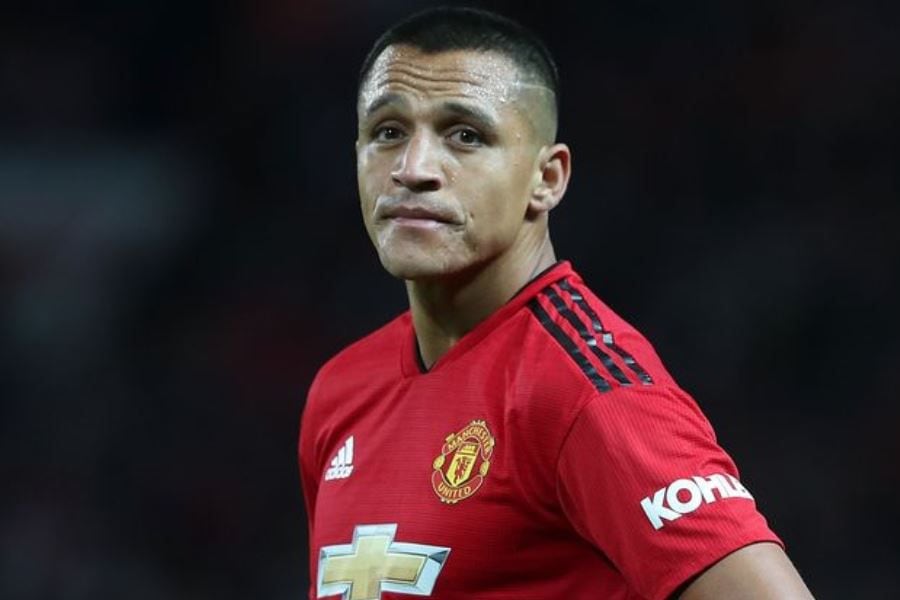 Alexis Sánchez fue catalogado como el "peor once del siglo" del United en reconocido diario inglés