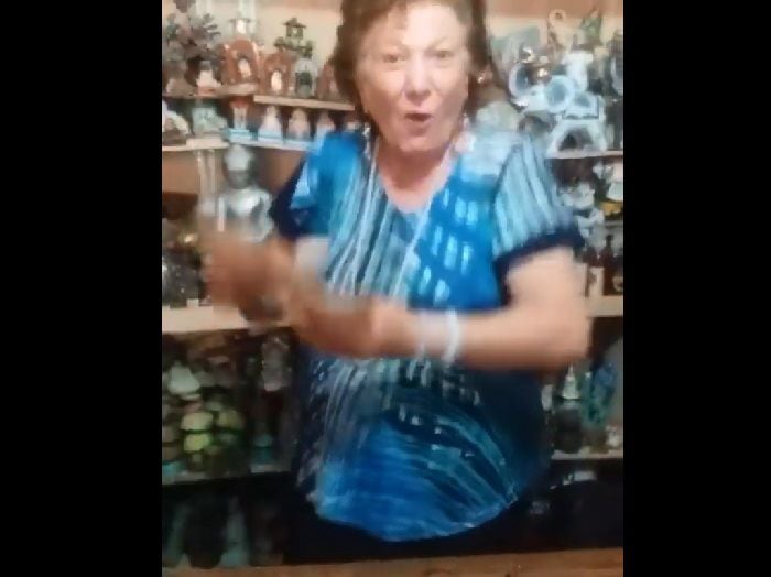 "Auxilio me desmayo...": Tía Yoli revive el viral del año