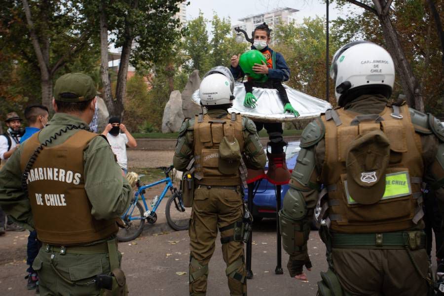 "'Plandemia' para el trabajador": Así fue la marcha de antivacunas que terminó con 3 detenidos