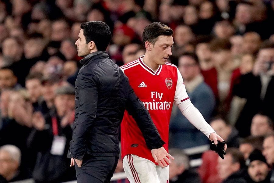 Mesut Ozil deja a Alexis Sánchez como uno de los mejores del Arsenal