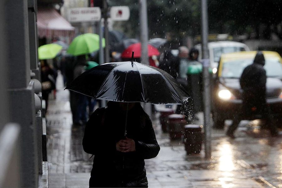 Del sol a la tormenta: pronostican precipitaciones y tormentas eléctricas en la zona sur tras ola de calor