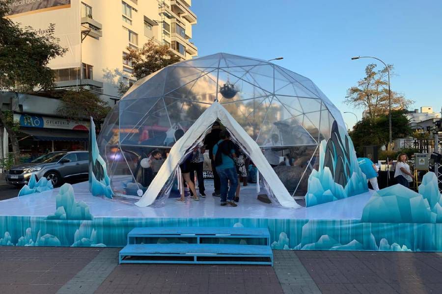 Sernatur Magallanes llevó la nieve a las calles de Santiago