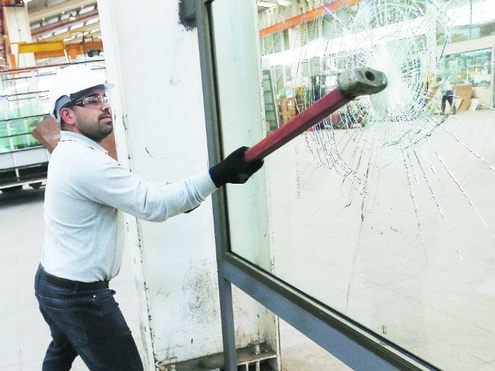 Crean vidrios súper resistentes para las casas