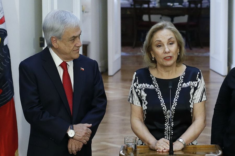 Gobierno desclasifica detalles del audio filtrado de Cecilia Morel