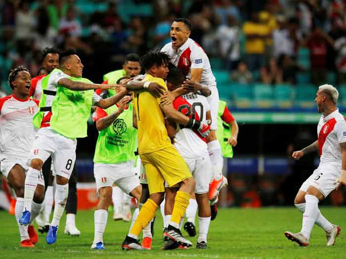 Perú ganó a lo Chile y enfrentará a la Roja en semifinales de Copa América