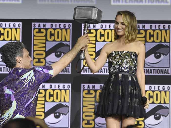 Comic-Con: Natalie Portman se adueña del martillo de Thor