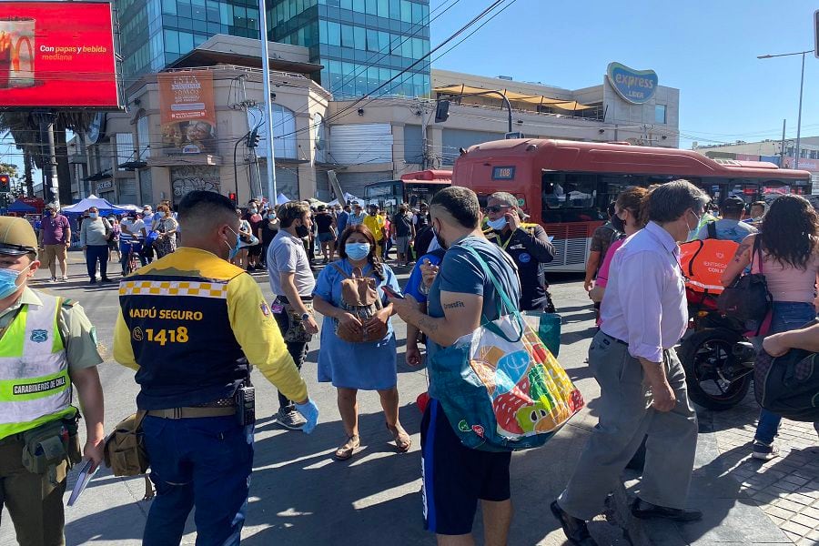 Desconocidos realizan disparos en la Plaza de Maipú: 1 muerto y 4 heridos