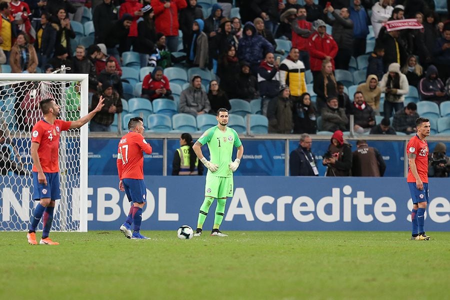 Mundialistas piden regreso del capitán Claudio Bravo