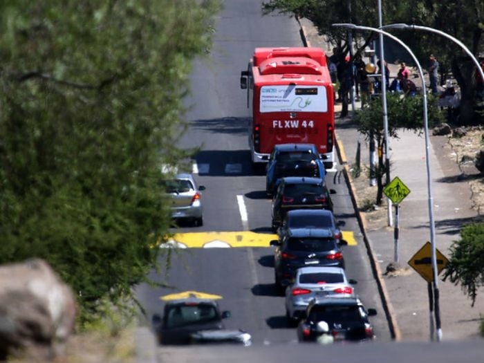 Así quedó el primer bus eléctrico del Transantiago en sufrir un choque