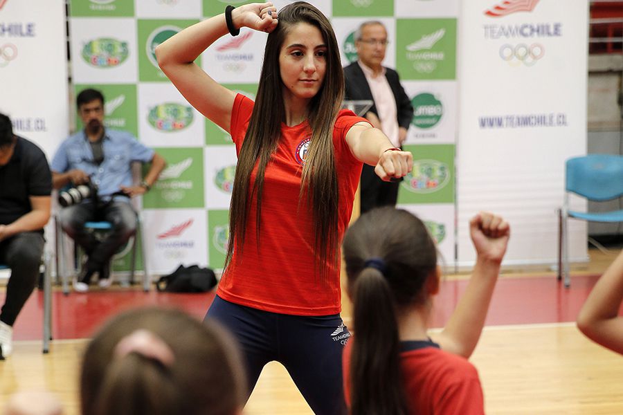 Valentina Toro también es campeona mundial contra los "rollitos"