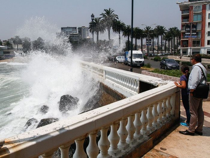 Se mantiene alerta por fenómeno de marejadas en costas chilenas