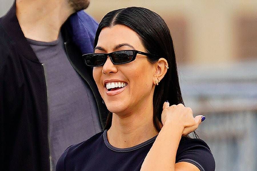 Kourtney Kardashian confirmó su relación amorosa con romántica postal