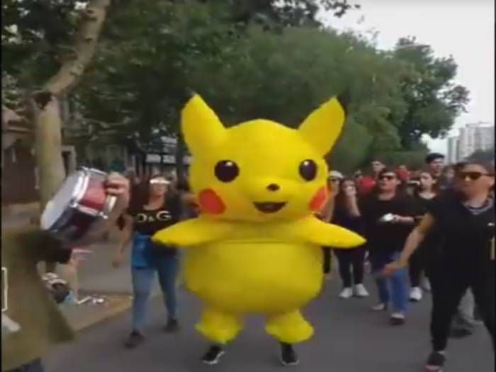 Tía Pikachu recibe perdigón en marcha 8M