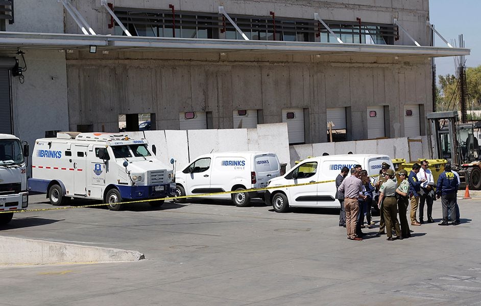 Roban cerca de 15 millones de dólares desde bodegas del Aeropuerto Pudahuel