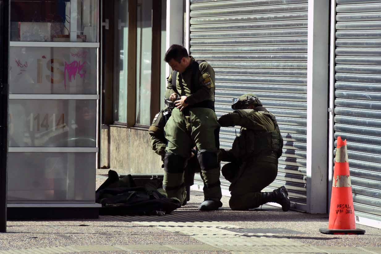 TEMUCO : Aviso de bomba frente la intendencia