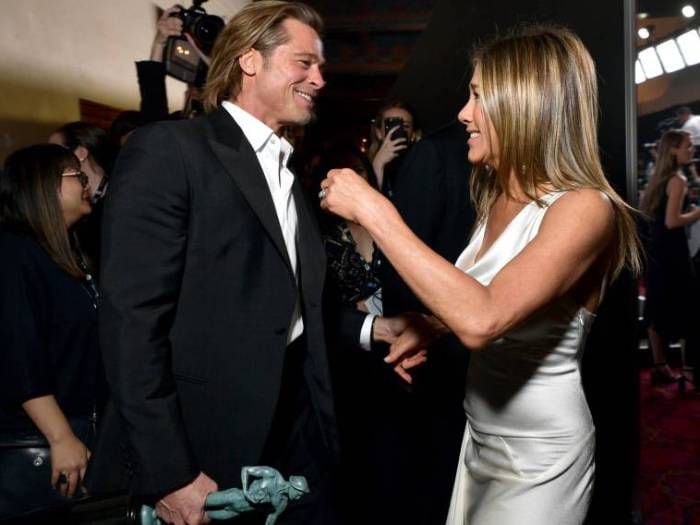 "Quédate con el que te mire...": revuelo por íntimo encuentro de Jennifer Aniston con Brad Pitt