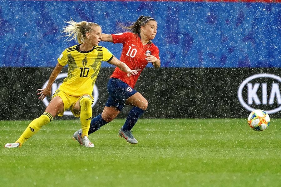 La lluvia entumió a la Roja