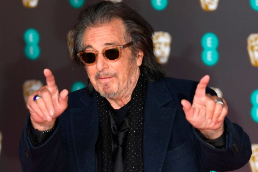 Al Pacino sufre accidente en medio de alfombra roja