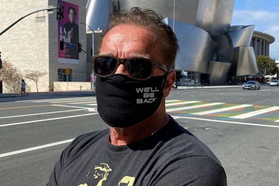 Arnold Schwarzenegger: "Eres un idiota si no usas mascarilla"