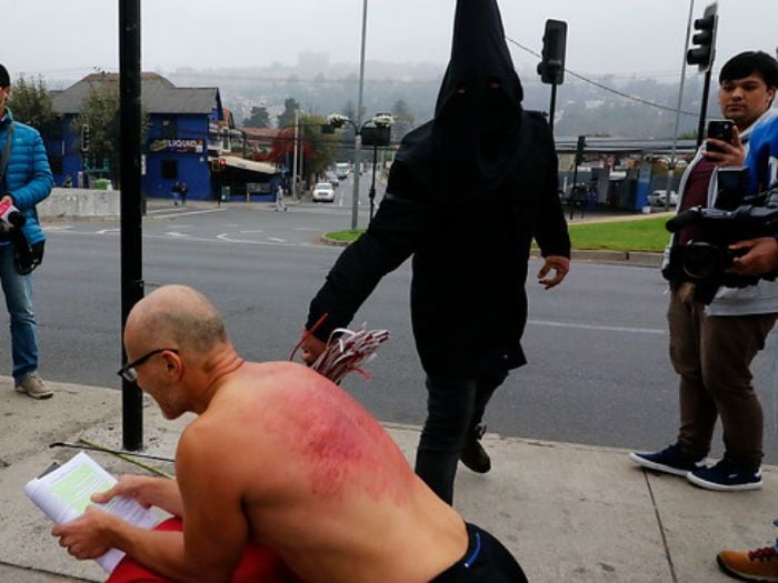 Dirigente recibió 106 latigazos en protesta por despidos en Duoc UC