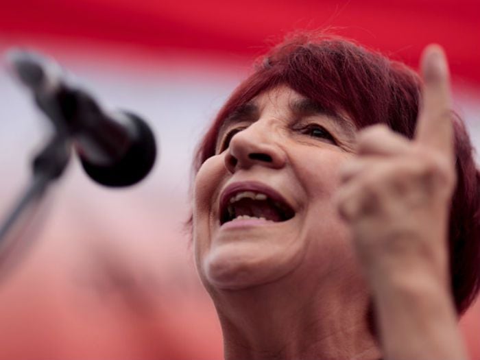 "Irresponsabilidad criminal": Carmen Hertz anuncia querella contra diputada Camila Flores