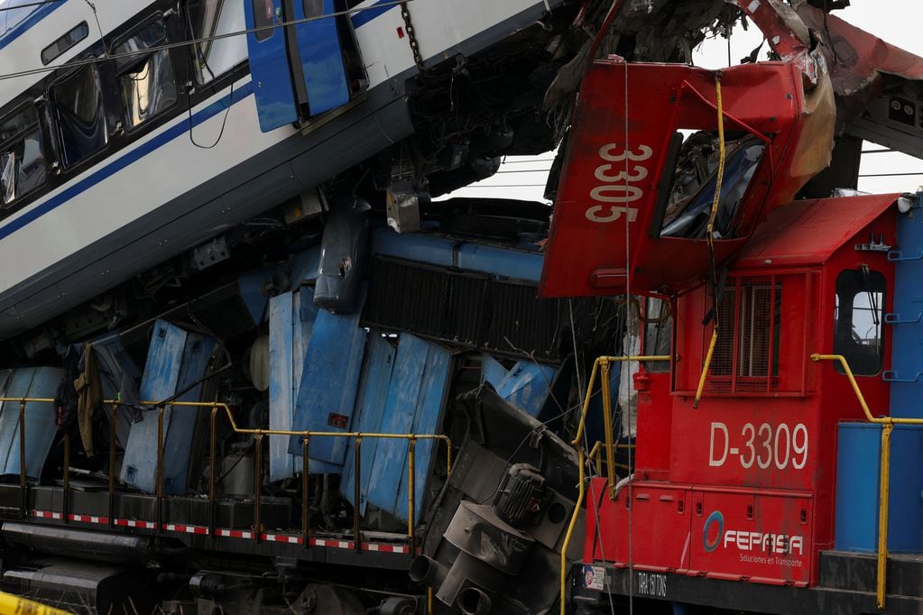 A view shows the site of a train collision in San Bernardo, Chile, June 20, 2024. REUTERS/Ivan Alvarado