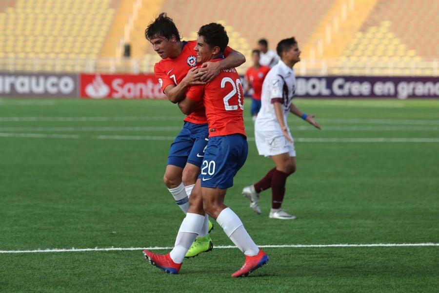 "Rojita" vapulea a Venezuela para seguir con vida en el Sudamericano Sub 17