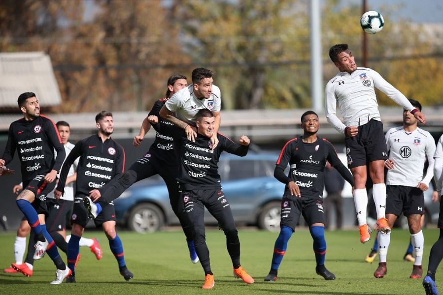 Nico Castillo repasó a hinchas de Colo Colo con foto de Mario Salas