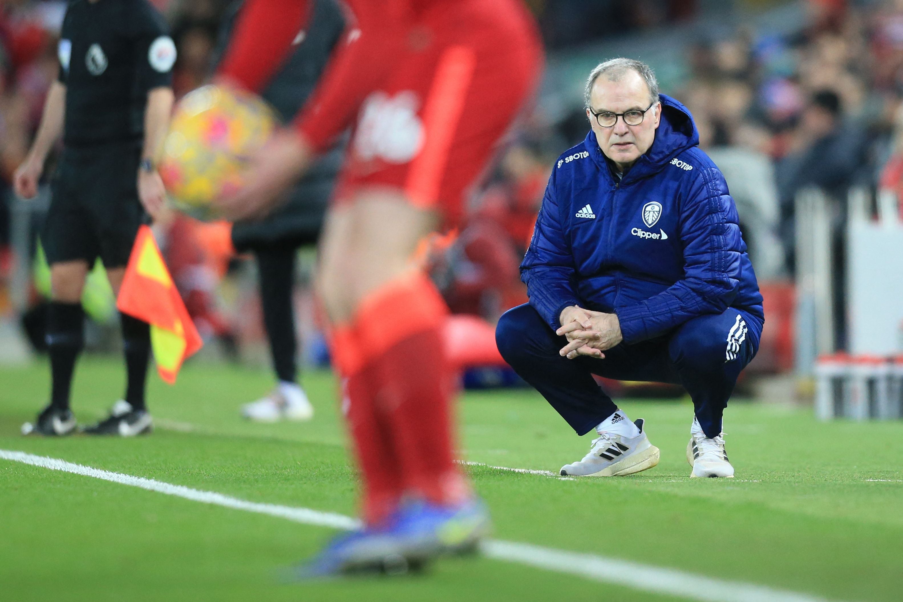 El “Loco” Bielsa a punto de volver a dirigir... si gana el “jefe” con que se siente a gusto