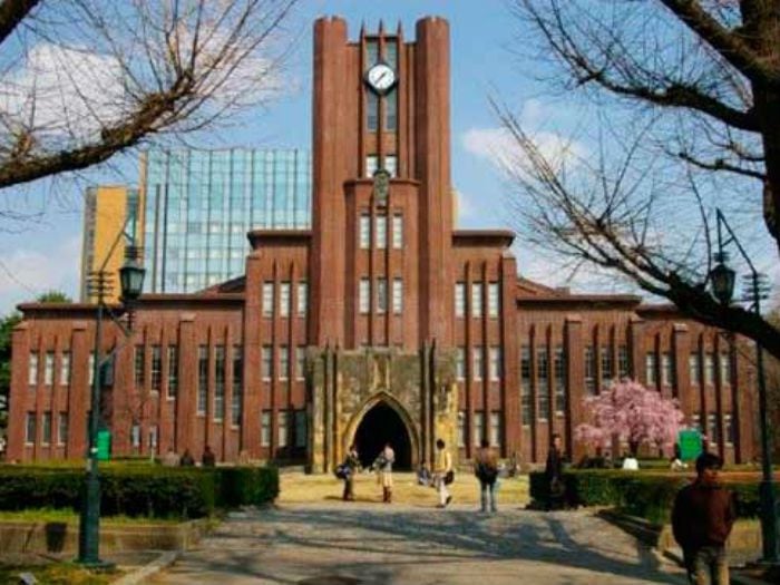 Universidad de Tokio manipuló notas para admitir menos mujeres y más hombres