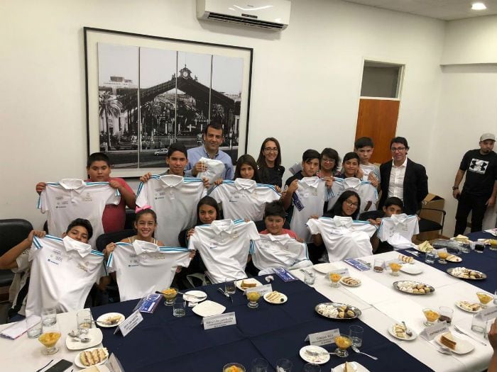 Niños de Estación Central viajan a España para conocer a ídolos del Real Madrid